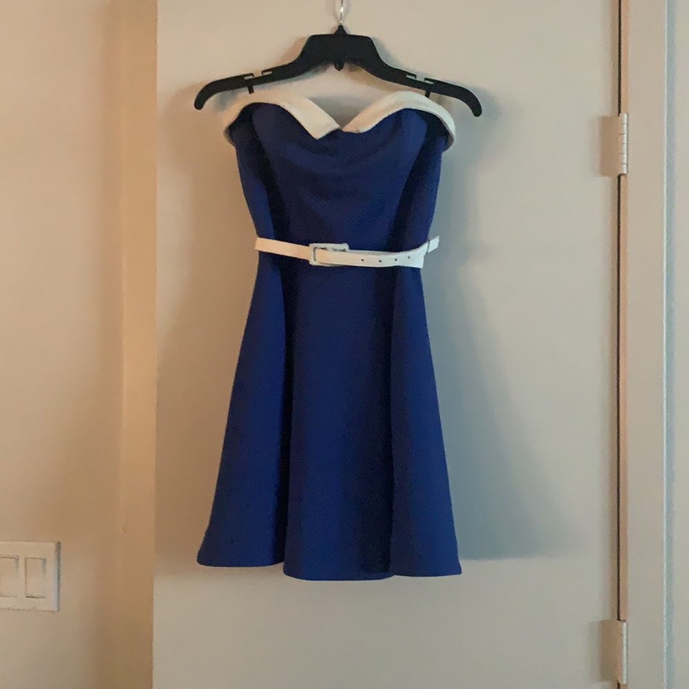 Size 4 Bebe super cute blue dress